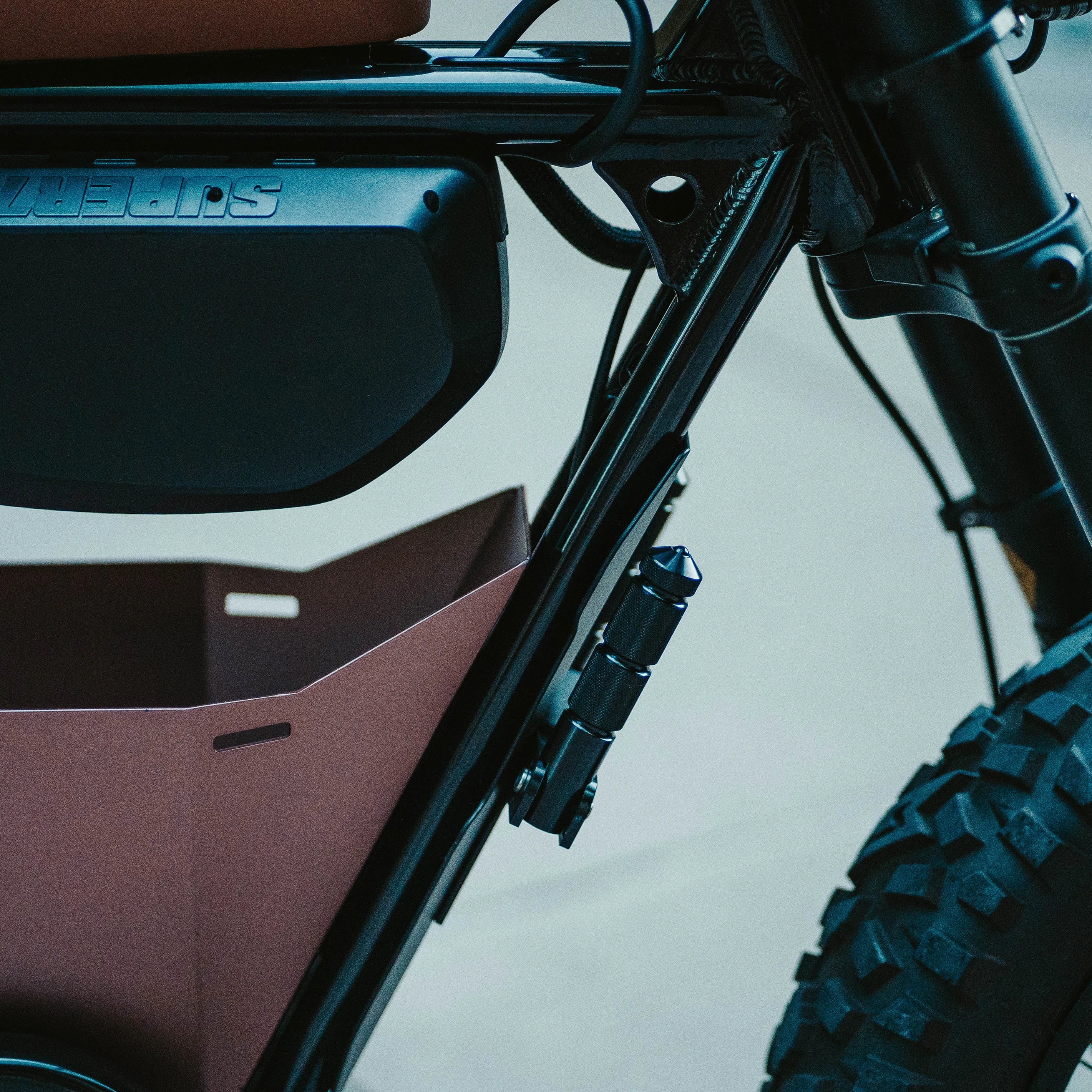 Kid Folding Footpegs- SUPER73