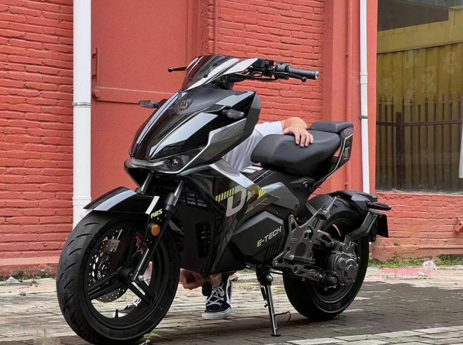 Felo FW06 JETZT MIT ROOKIE DISCOUNT CHF 500.- RABATT FÜR NEULENKER & LENKER UNTER 18 JAHREN